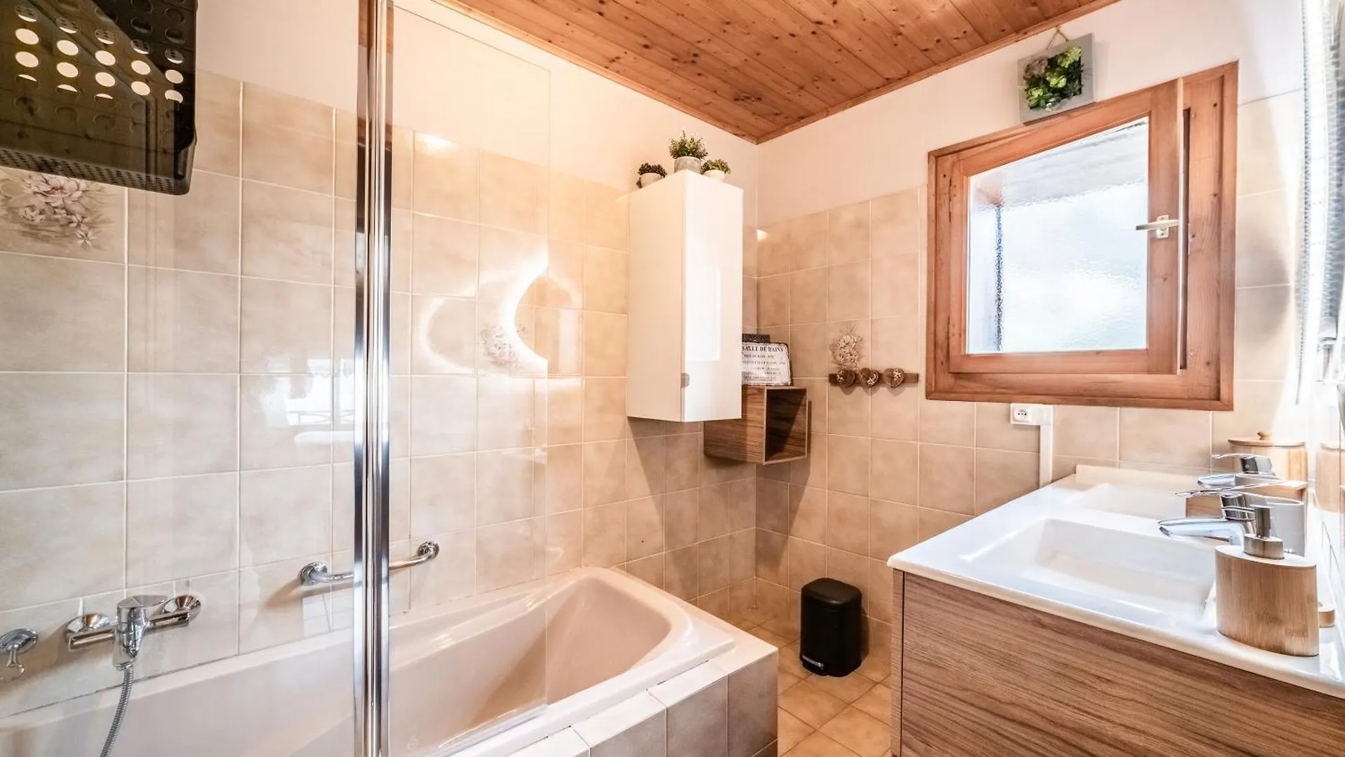 Gite La Ferme De La Plaigne 타낭즈 프랑스
